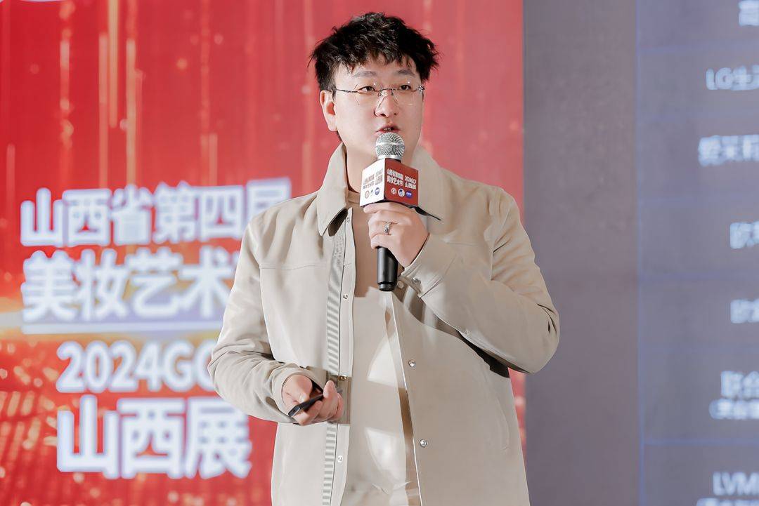 张乔做废墟里的神