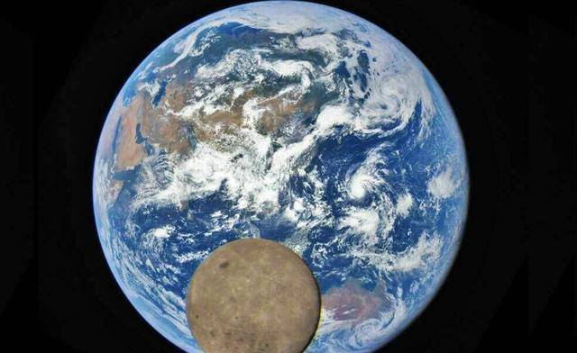 原创奇怪地球周围又出现一颗卫星它会不会突然掉落下来