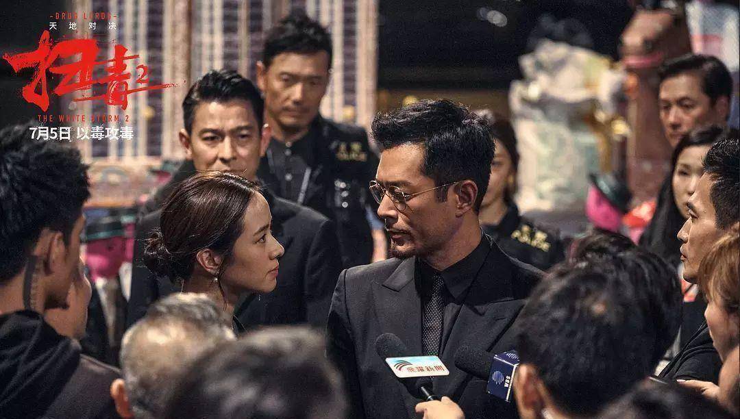 苗侨伟所代表的警方形象在影片里颇为虚弱,想为家人报仇却显得能力