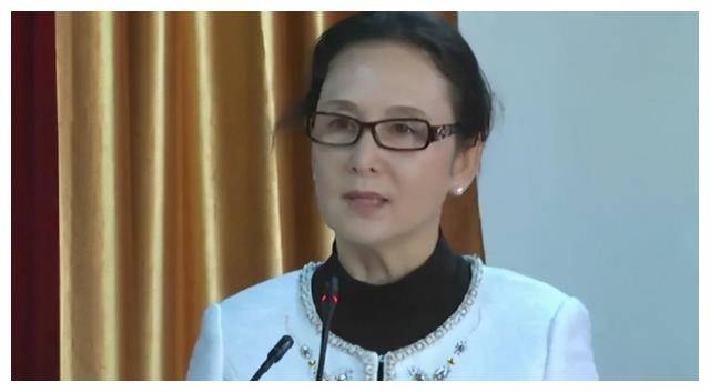 邱佩宁退隐娱乐圈创造意想不到的生意