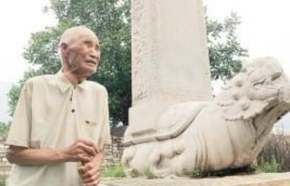 原创1936年天津老汉守护清朝陵墓固守80多年因无人继承心生遗憾