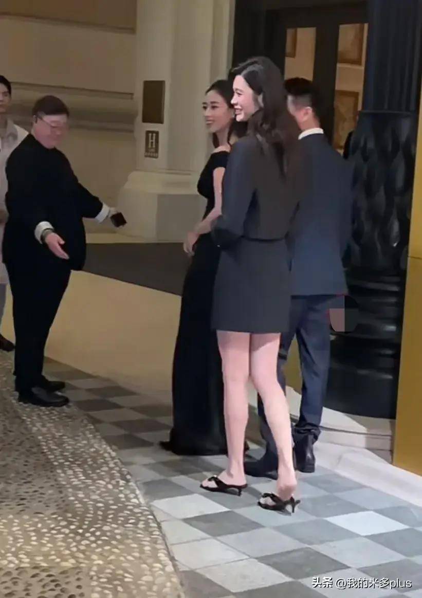 原创奚梦瑶夫妇亮相活动女方气场太强何猷君一路牵着老婆不撒手