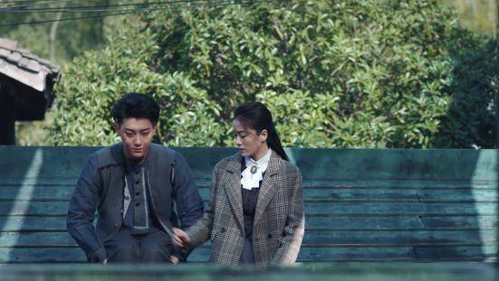 原创原创热血少年吴乾贺红衣浪漫天台吻爆甜来袭网友心疼卫乘风