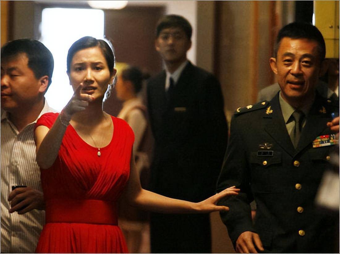 提前夫侯勇,与女儿相依为命,现在45岁如冻龄少女_潘雨辰_婚姻_邢宇菲