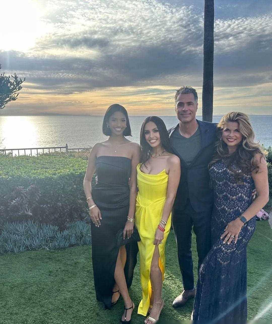 原创瓦妮莎42岁仍保持巅峰神级身材美不胜收nba女神团相形见