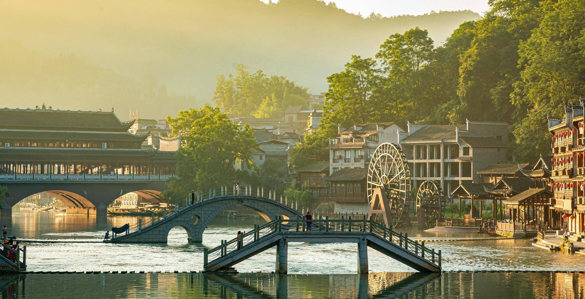 原创湘西之旅在凤凰古城中闲逛漫步寻找我心中失落的那个边城