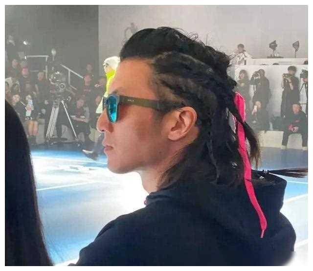 谢霆锋澳门秀俏皮模仿谢贤思念王菲后欢笑