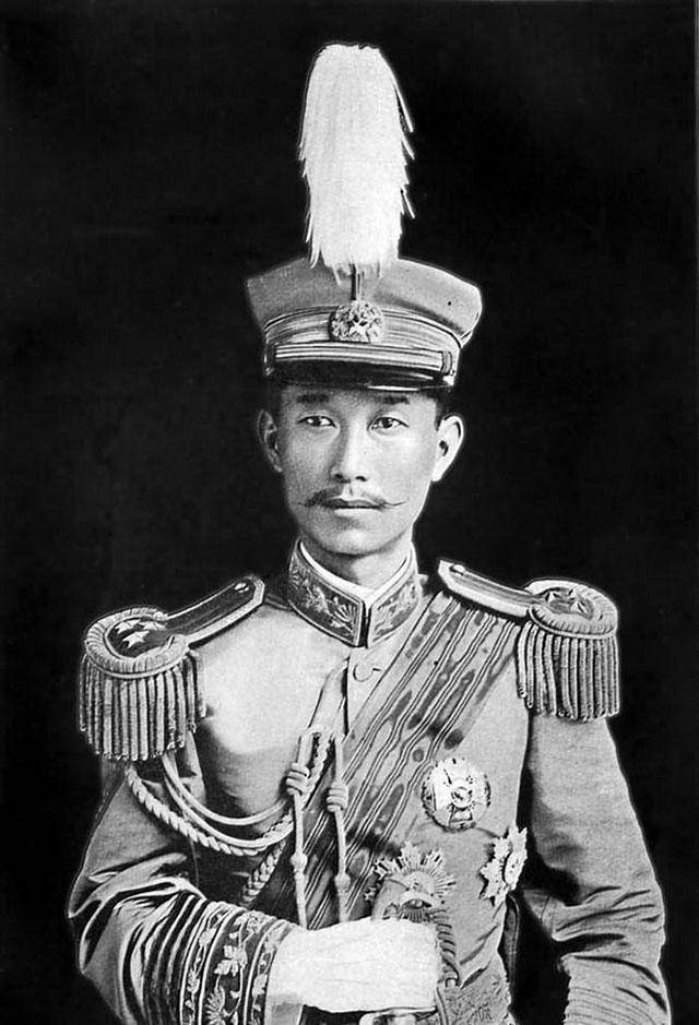 原创护国军神蔡锷34岁因病逝世其后人现状如何