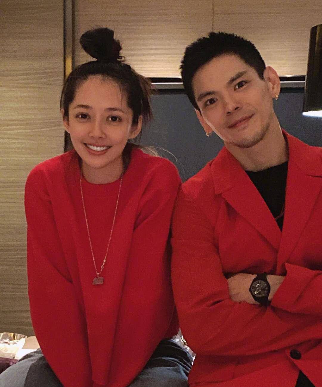 原创向佐不是逃兵一个月时间筹集一百万个口罩连结婚证都没时间领