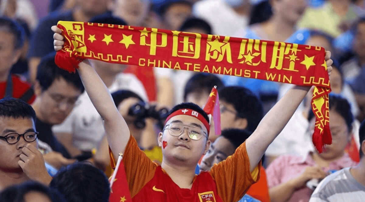 cctv5直播!国足20点pk新加坡,伊万做争议决定,李源一_