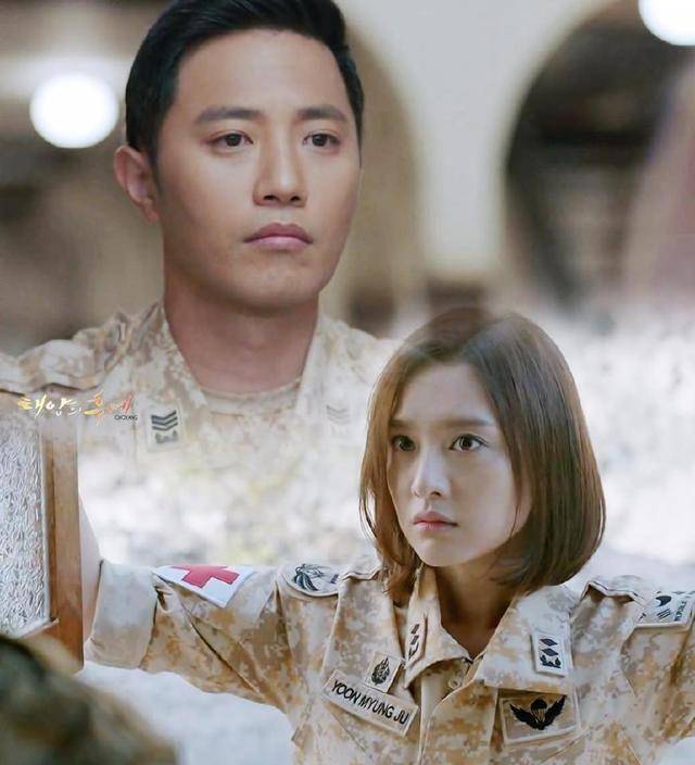 原创太阳的后裔四帅他俩戏约不断他父母来头大混血的他未婚