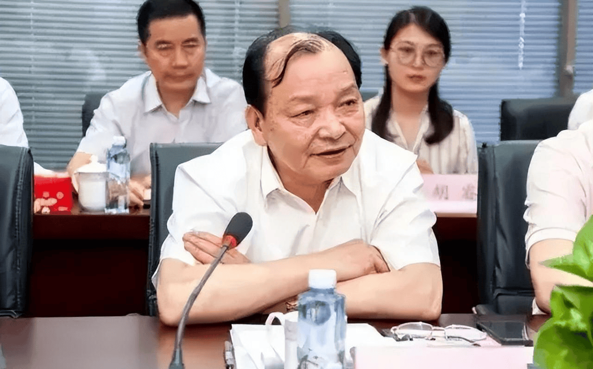 的稀土大王,儿子一顿饭花费90万,却因嗜赌负债累累_蒋泉龙_蒋鑫_财富