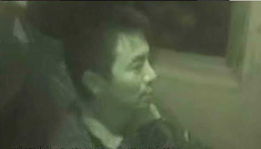 原创2004年王立华绑架明星勒索200万枪决前的遗愿给监狱送锦旗