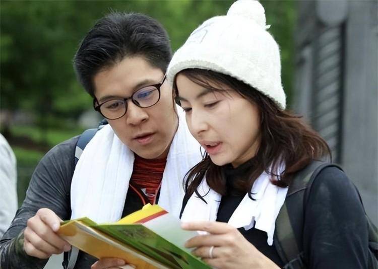 深扒郭晶晶"幕后":原来霍震霆没有撒谎,她给霍家的助力不简单