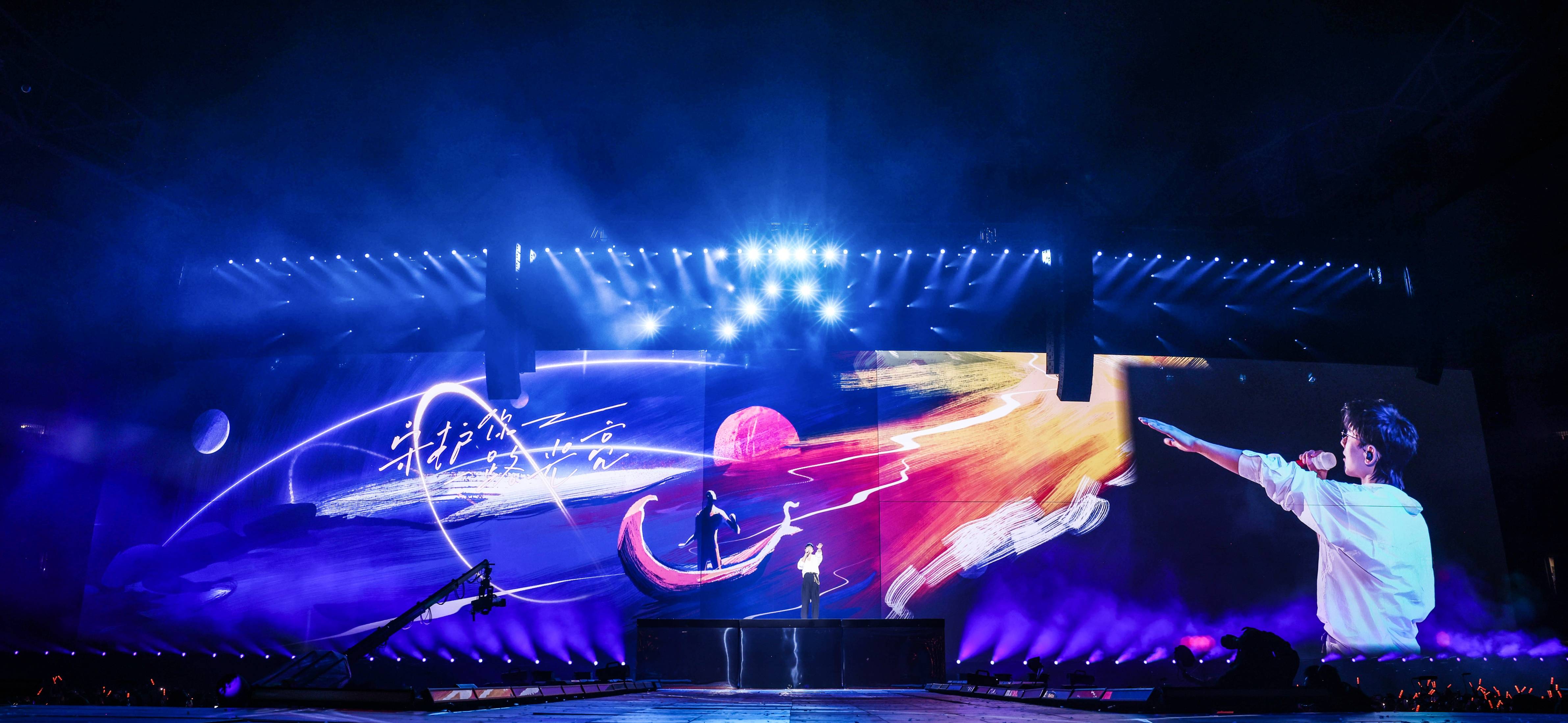 张杰"开往1982"巡演上海站开启,金领冠实力宠粉共赴守护之约