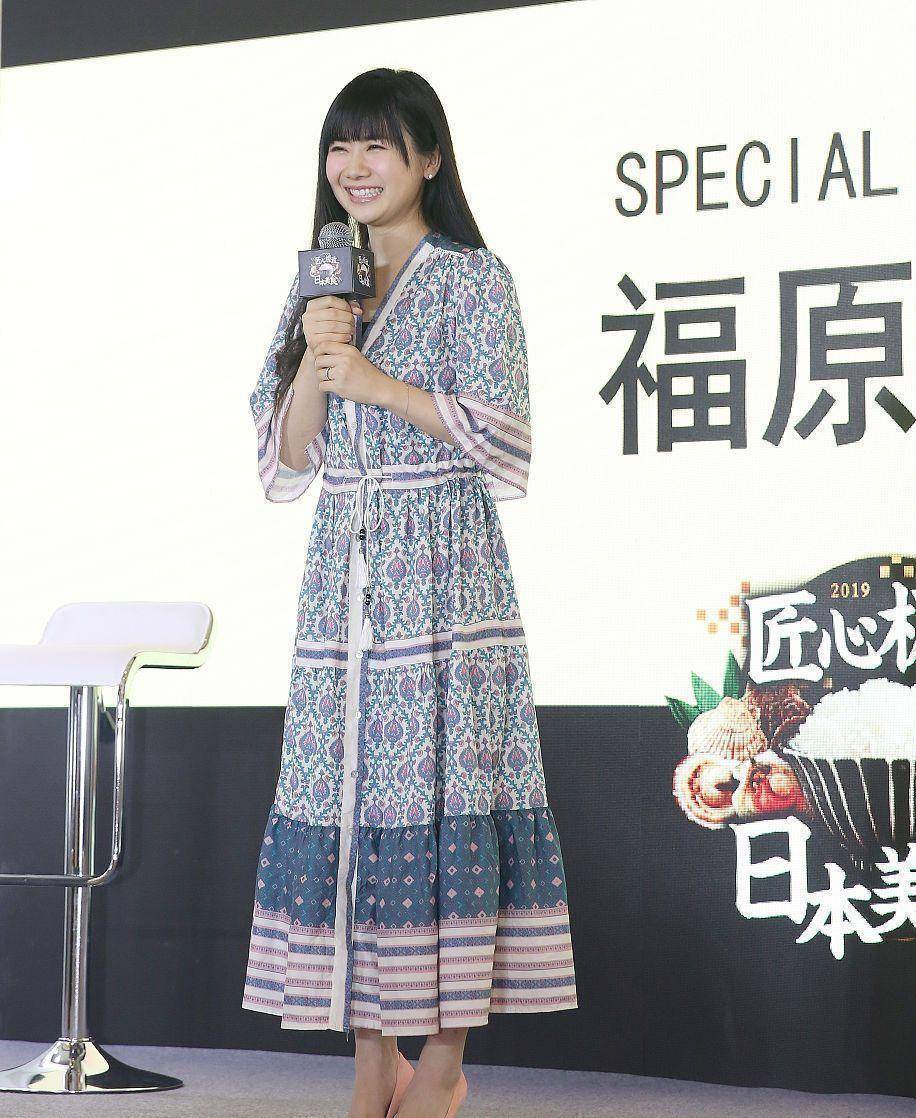 福原爱感觉变样了,为刘诗雯录视频暖心鼓励,但法令纹也太深了