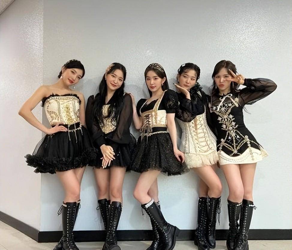 10位看起来很高的娇小国外女偶像,没有160公分气势照样镇压全场_身高