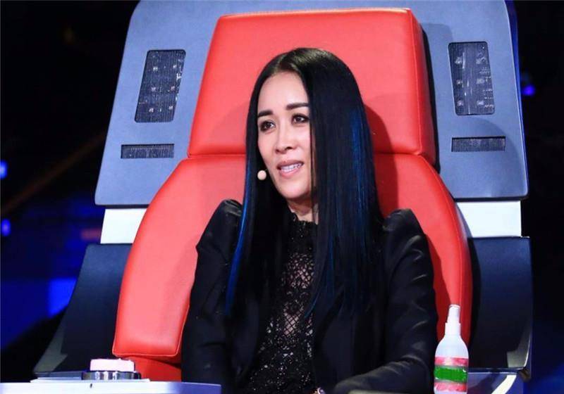 原创那英怼哭小林青霞共同参加综艺节目两人关系尴尬无比