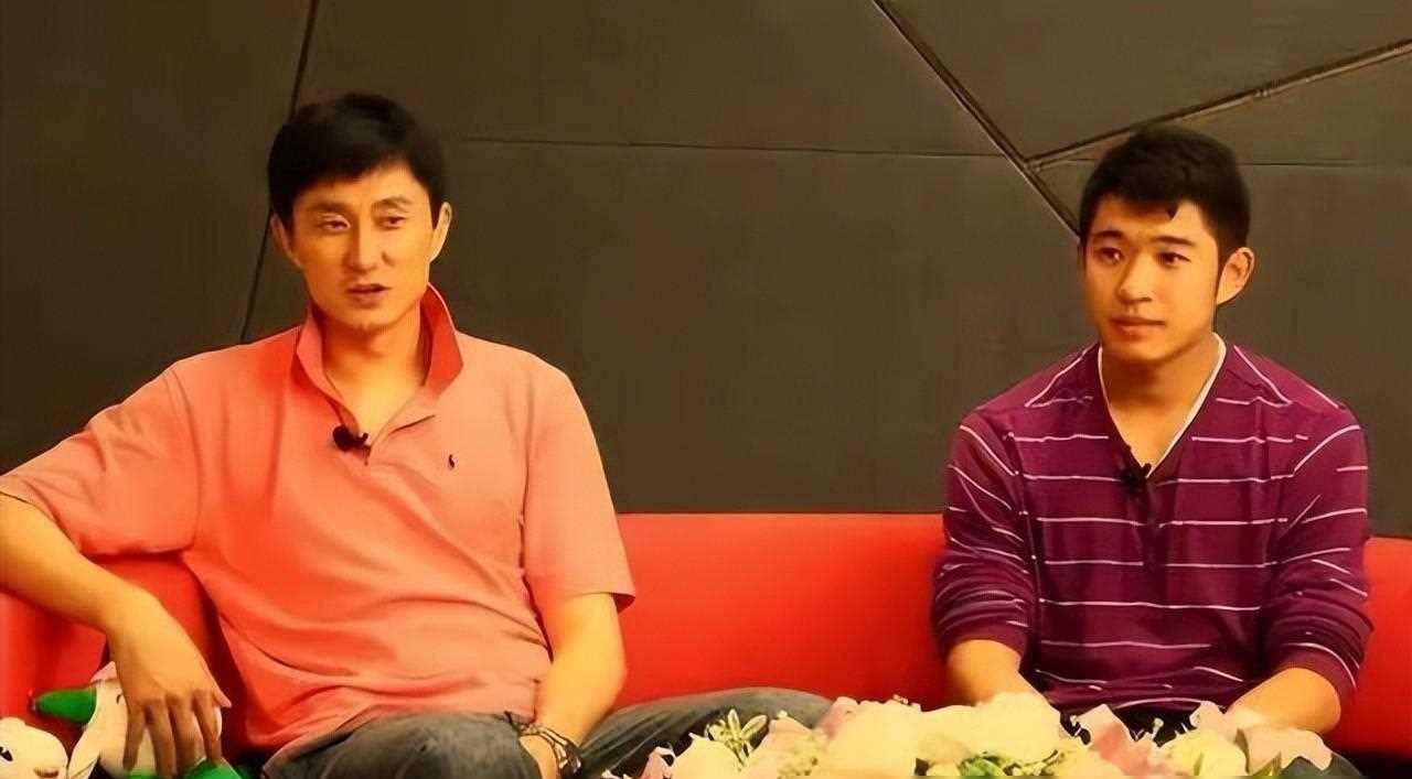 原创杜锋是他的舅舅以胡明轩为榜样广东队的这位新秀可谓是幸运无