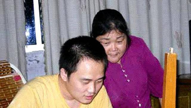 原创高考狂人张非高考4次一次复旦一次北大两次清华后来如何