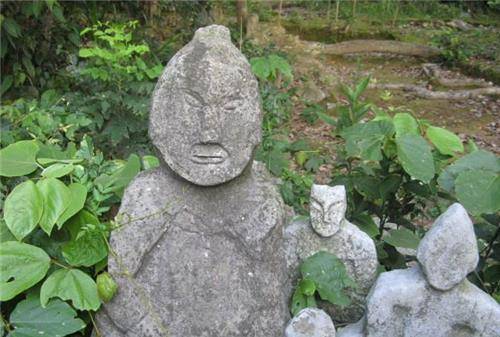 湖南"鬼崽岭",山上遍地阴兵石人,专家:规模远超秦始皇兵马俑_石像