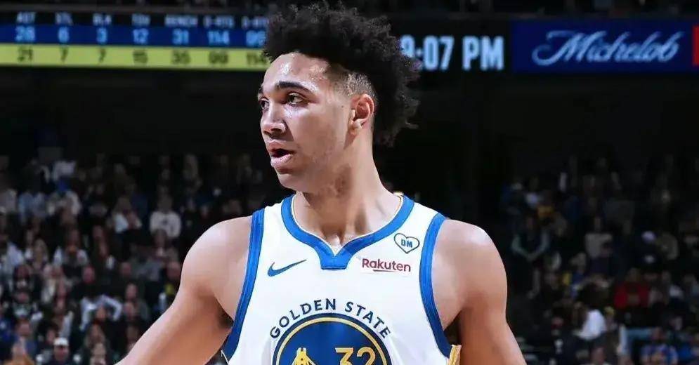 原创勇士负森林狼我仔细看完全场比赛终于弄清勇士的问题所在