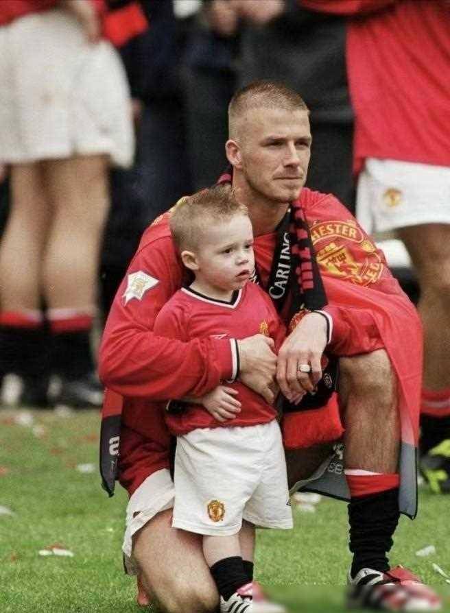 贝克汉姆儿子为娶犹太千金入赘随岳父姓三周年晒出老婆照片