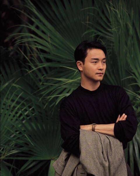 人间四月天,自古以来就让人怀念,而张国荣就这样芳华绝代在这个美好的