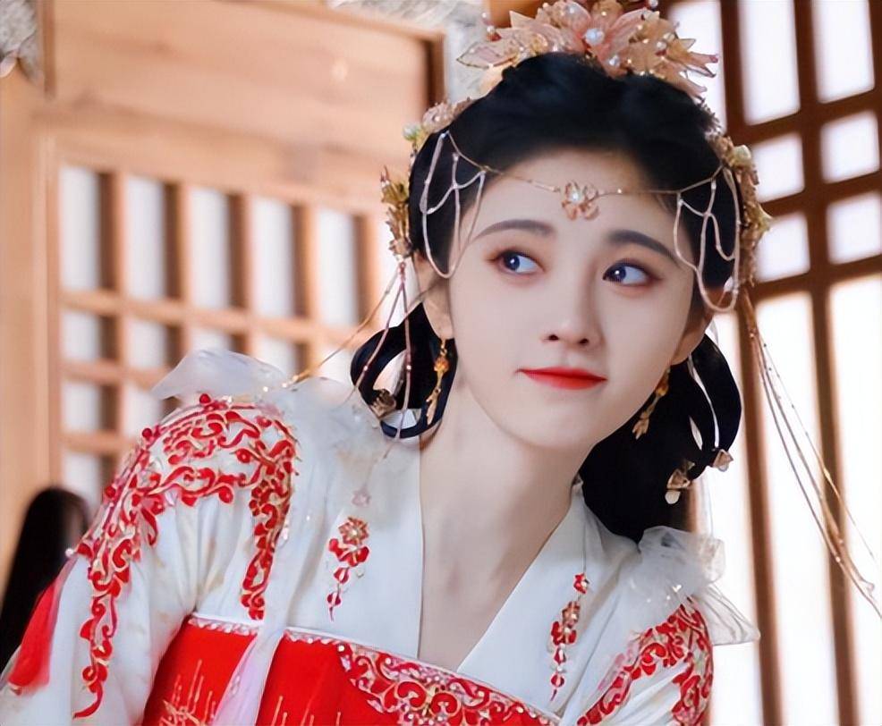 原创年纪相仿的鞠婧祎和郑合惠子差距一个天上一个地下