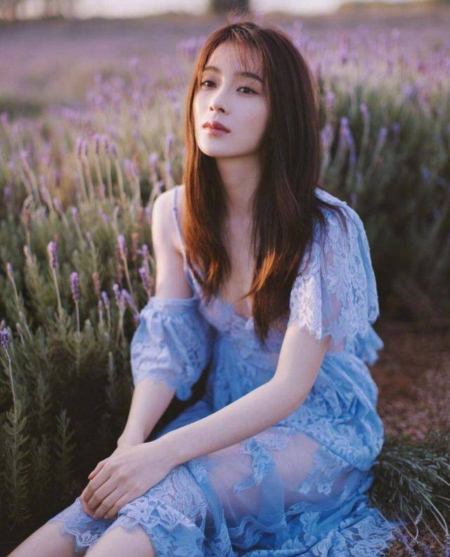 赵韩樱子太少女了奔三的年纪还什么都敢穿身材好得让人羡慕