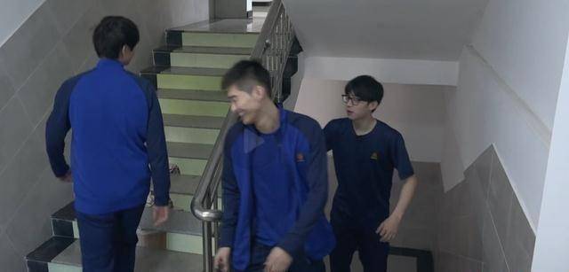 原创《一往无前的蓝》,又名《六傻大闹消防队》_张翰_秦霄贤_张嘉元