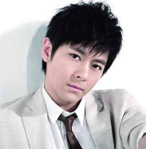 46岁的不老男神,林志颖出道28年分享美照,2个亮点是否注意到