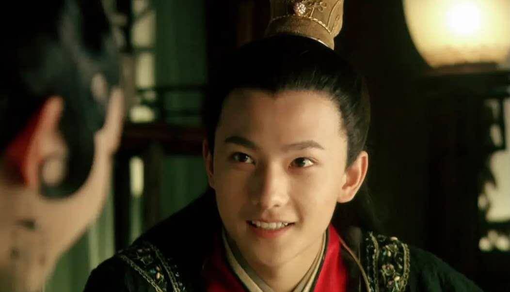 梦捧红2位贾宝玉,但10年后,演技及时尚资源相差甚远_杨洋_品牌_小彤