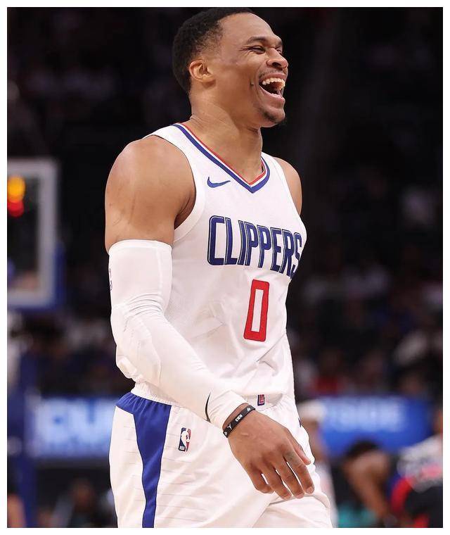 原创威斯布鲁克不可阻挡的钢铁力量引领时尚潮流