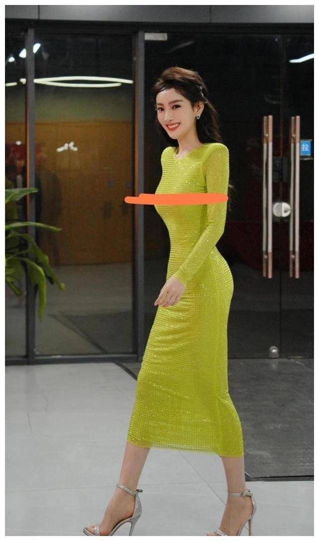 原创马惠直播曝不雅照频道紧急解约网友热议穿着过于大胆