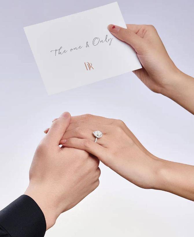 恭喜她求婚成功