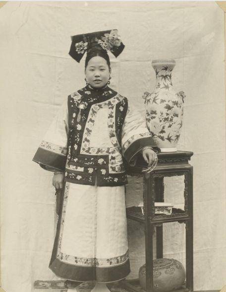 大清第一宫女,年老色衰,太监与主子却离不开她,人情世故老手_张玉春