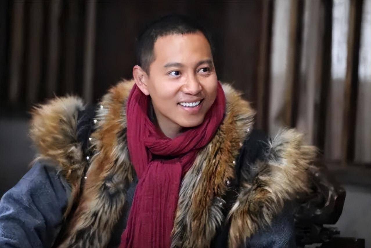 谷智鑫拍戏意外坠马瘫痪女友照顾8年未办婚礼成了遗憾