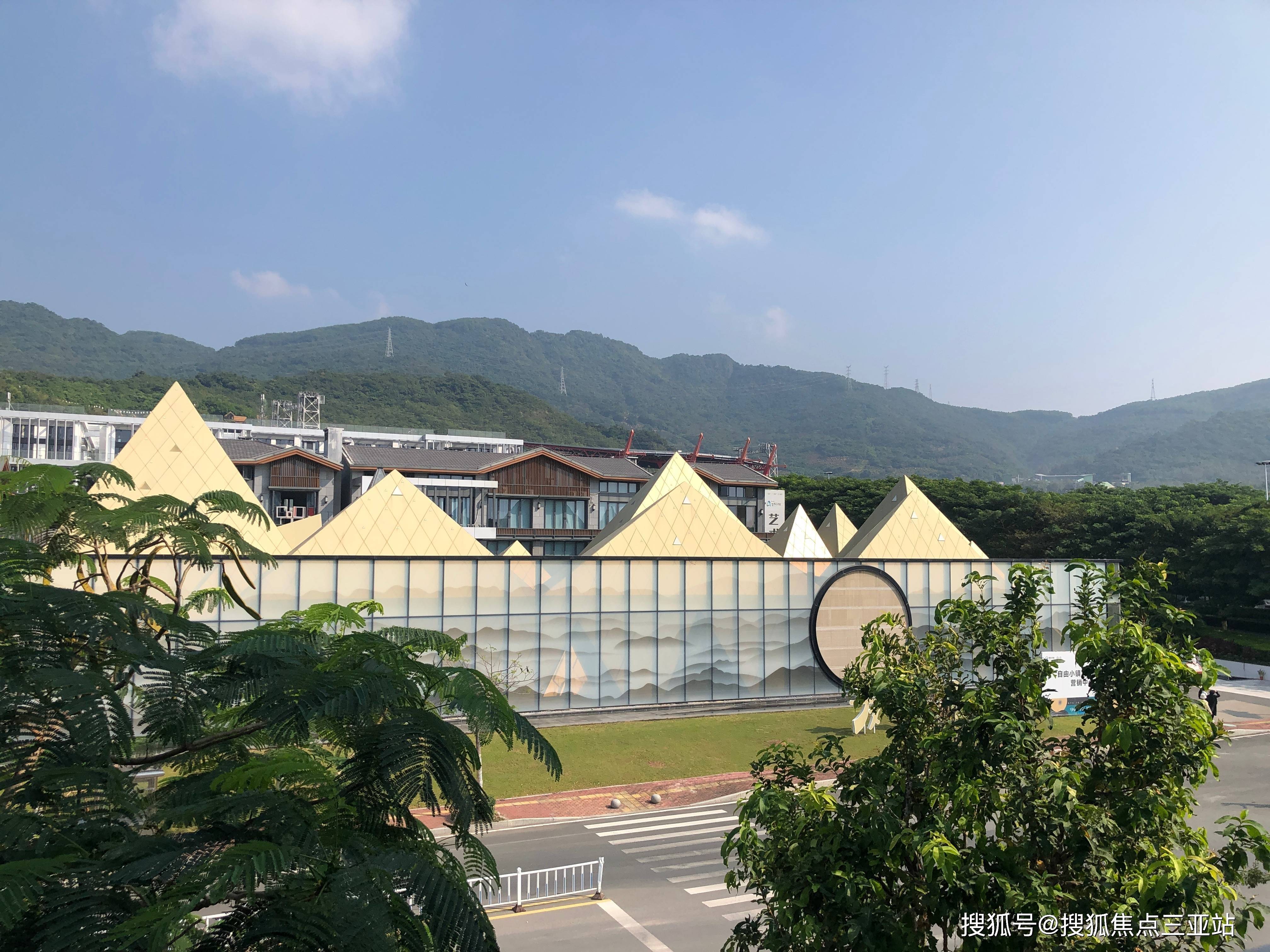 海南三亚爱上山艺术小镇欢迎您丨项目详情丨线上购房咨询