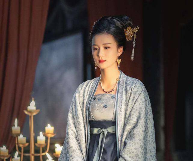 原创大明皇帝朱元璋临死前想让美人殉葬3岁小女孩一句话救了母亲