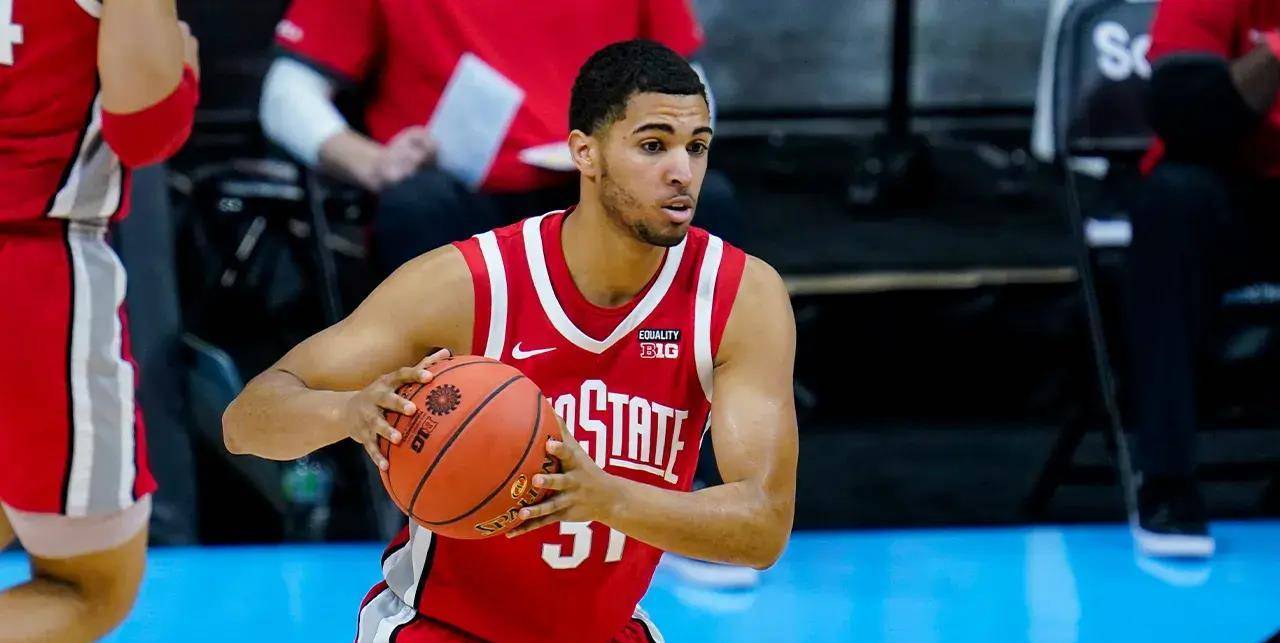 原创疯三最老球员将高中读了8年只为用另一种方式诠释对篮球的热爱