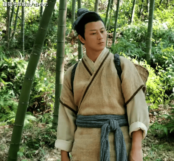 他长得帅,演技好,47岁未婚未育,父母是他最大的支持_林江国_开心_朋友