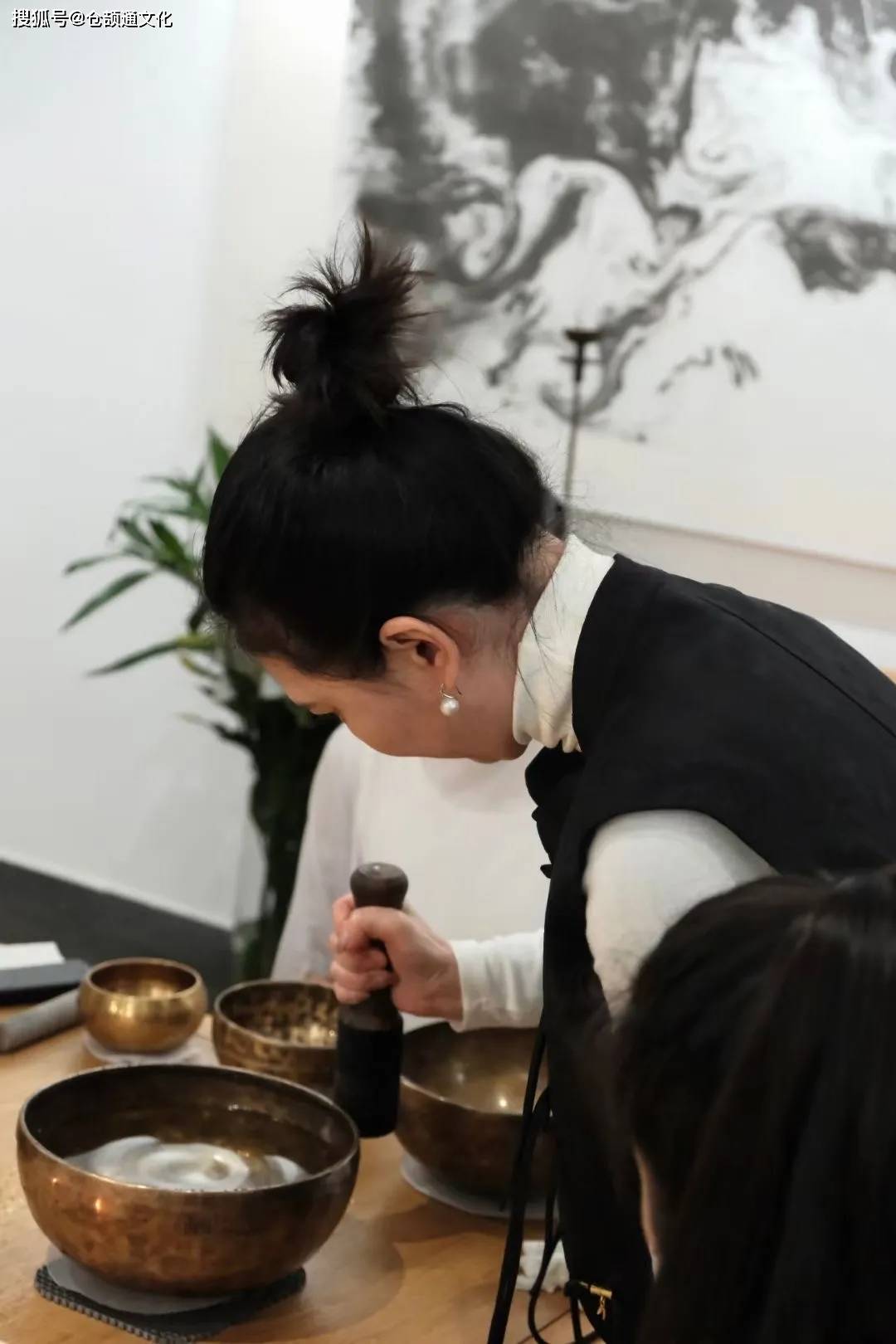 聂萍在鸡零狗碎的日常中活出艺术范