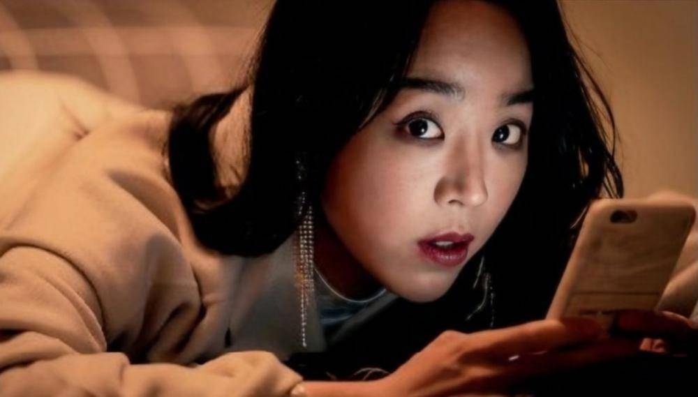申惠善卞约汉悬疑电影那女人死了剧照化身网红与偷窥狂