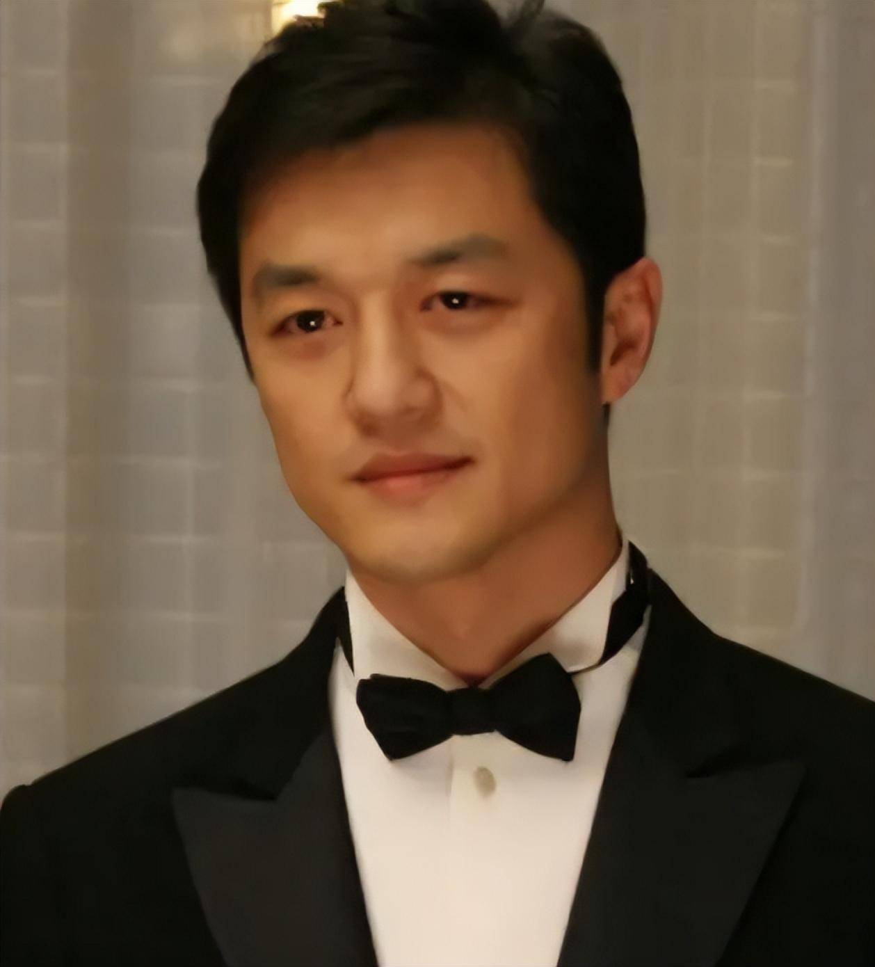 28年后再看柯蓝与李亚鹏,才明白什么是魔高一丈道高一丈