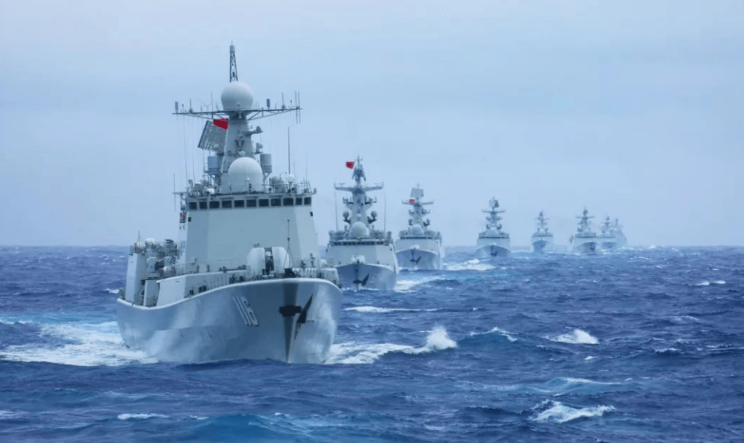 解放军海军,图片来源:网络解放军想要模仿美国的跳岛战术,实在是有