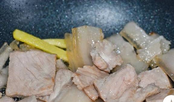 这个菜很多人都没吃过用它来炒肉简直太香了吃一次就上瘾