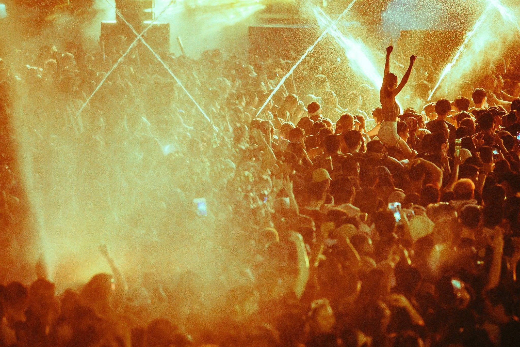 永久免签非遗新秀泰国史上最长泼水节这么玩最带劲