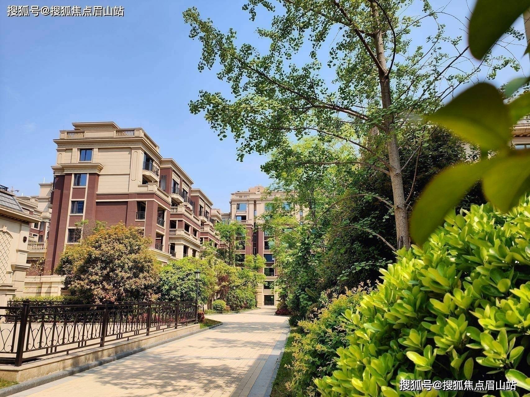 成都别墅万锦城花千墅售楼处城南现房联排叠拼剑南大道旁地铁5号线