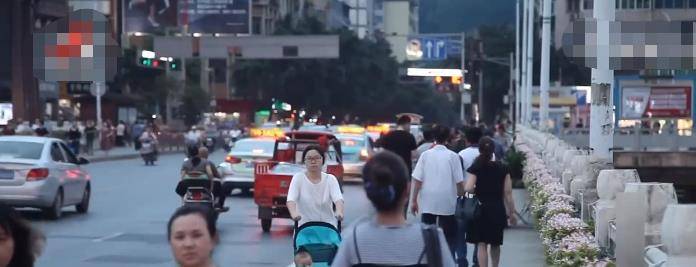 2013年河南9岁女孩被拐7年后她赤脚冲到防疫站点求救